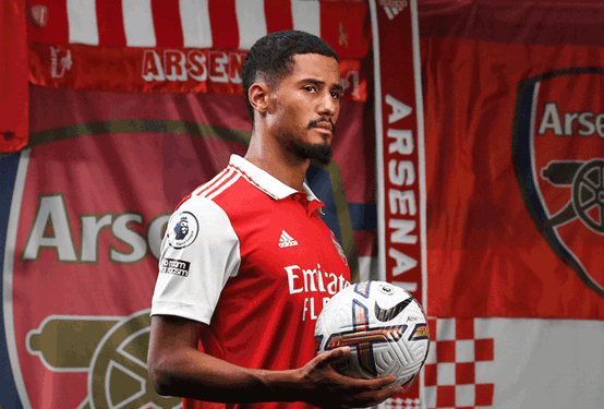 Arsenals unge forsvarsspiller William Saliba ute av landslagstroppen med tåskade